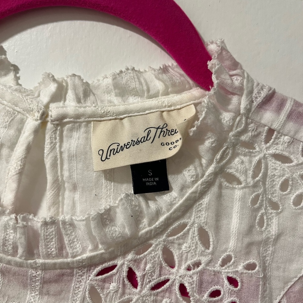 Universal Thread White Eyelet Top - Picture 2 of 3